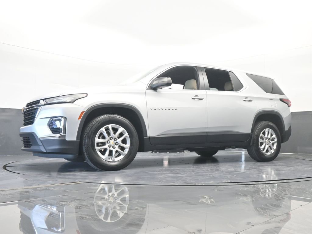 Used 2022 Chevrolet Traverse LS image 52