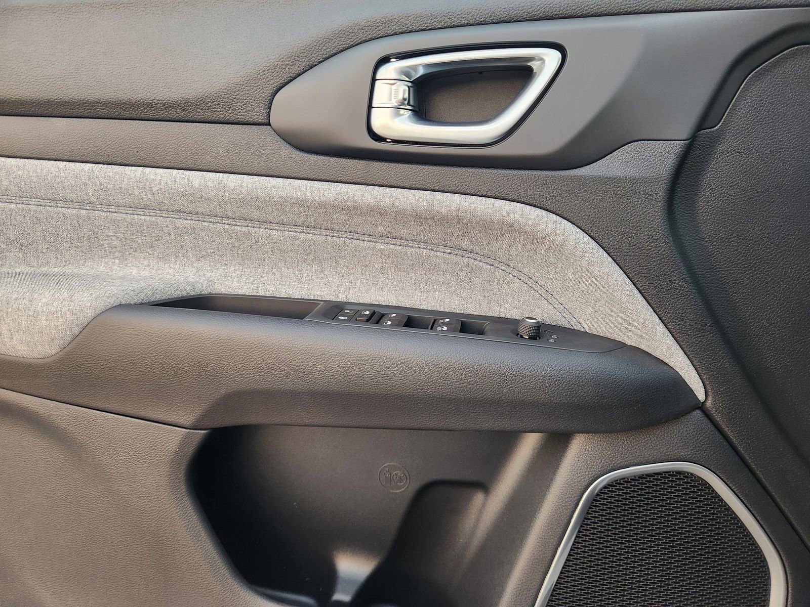 New 2026 Jeep Compass Latitude image 18