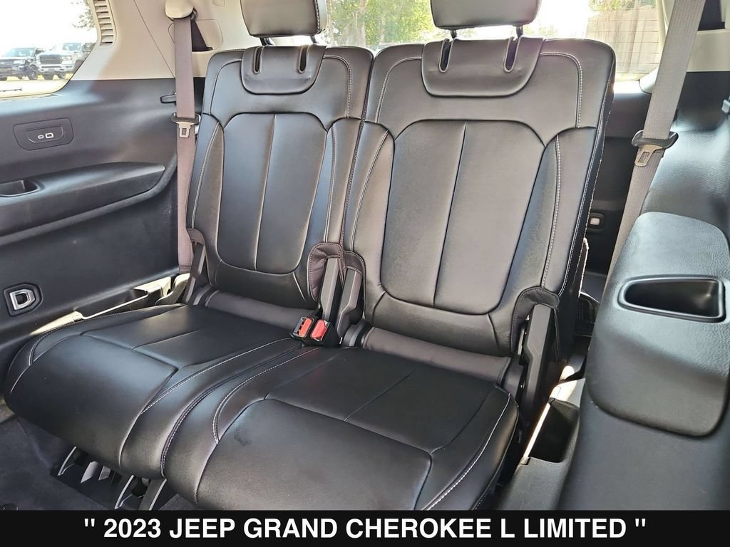 Used 2023 Jeep Grand Cherokee L Limited AWD/4WD image 18