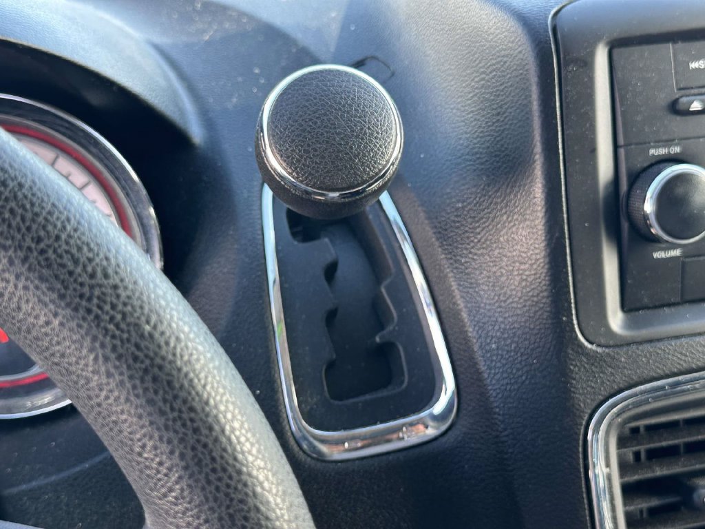 Used 2015 Dodge Grand Caravan American Value Package FWD image 23