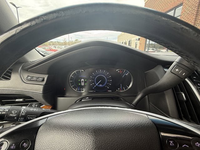 Used 2018 Cadillac Escalade Luxury image 25