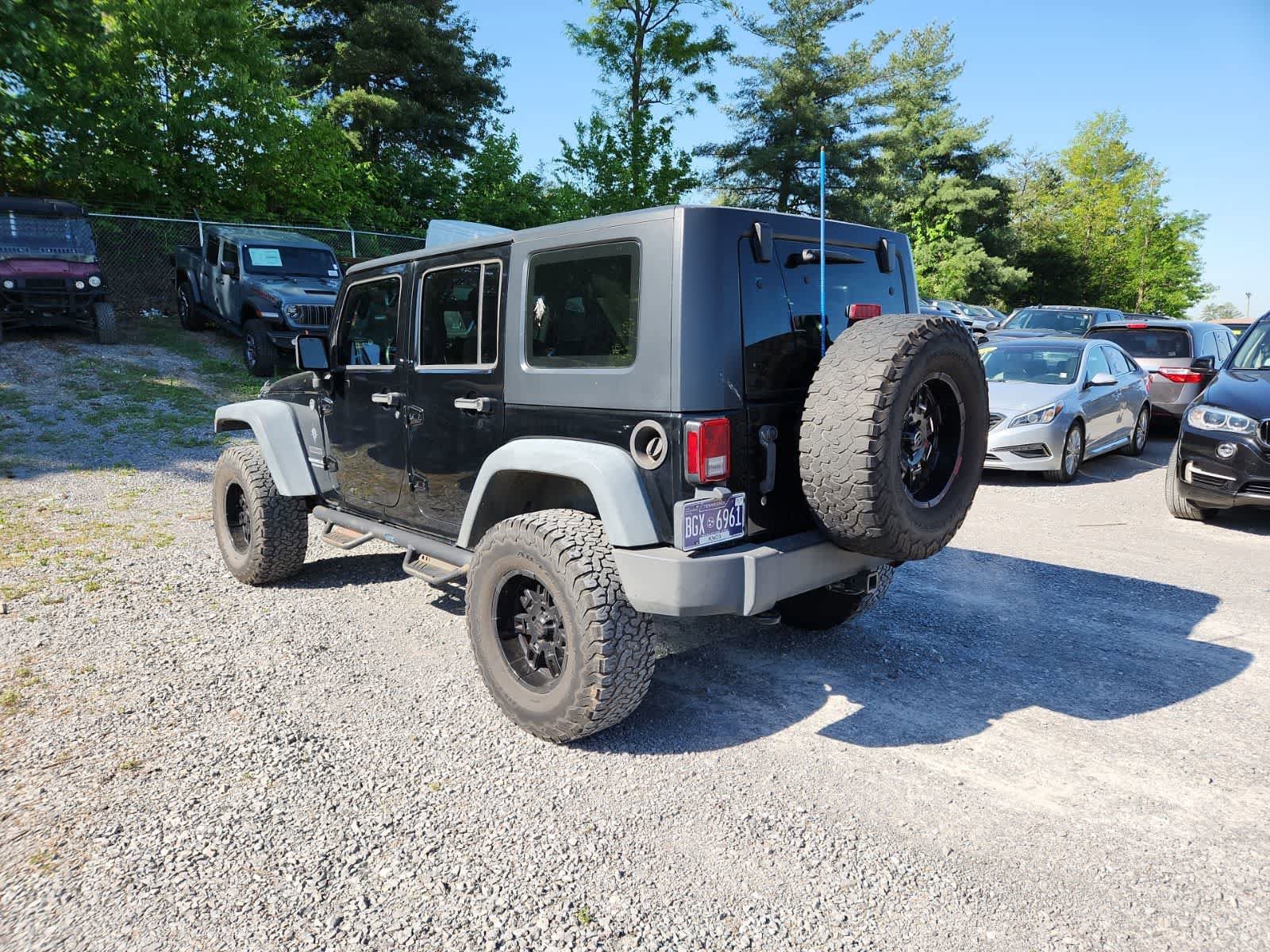 Used 2010 Jeep Wrangler Unlimited Sport AWD/4WD image 3
