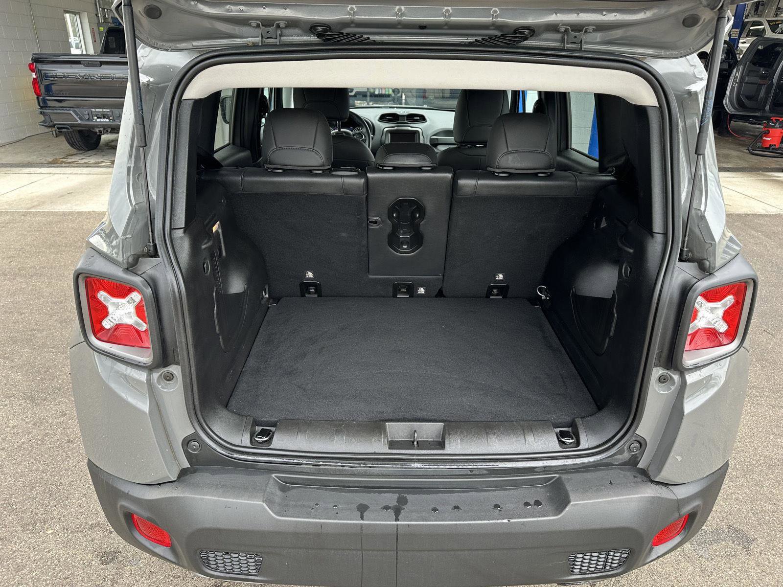Used 2020 Jeep Renegade Limited AWD/4WD image 5