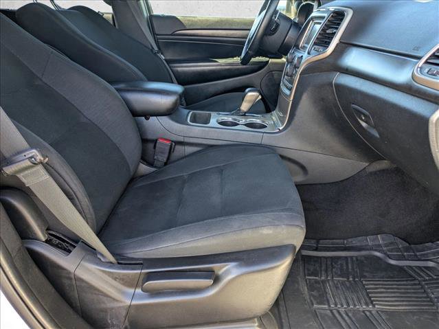 Used 2017 Jeep Grand Cherokee Laredo w/ Quick Order Package 23E image 21