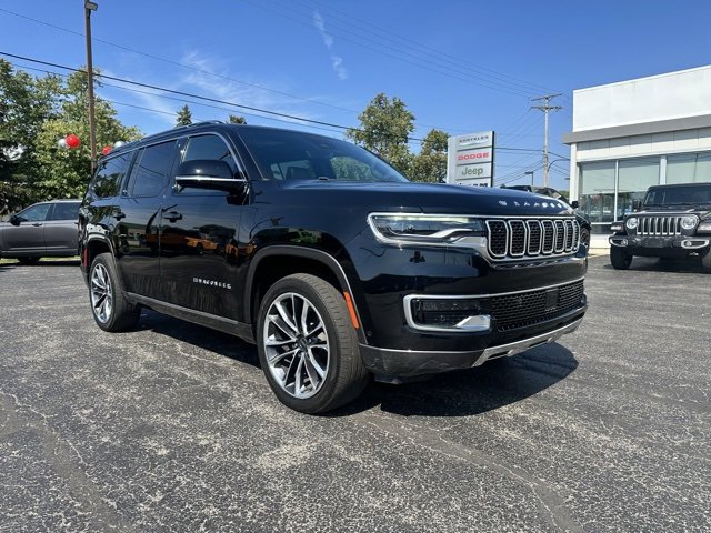 Used 2022 Jeep Wagoneer Series III w/ Premium Group I image 2