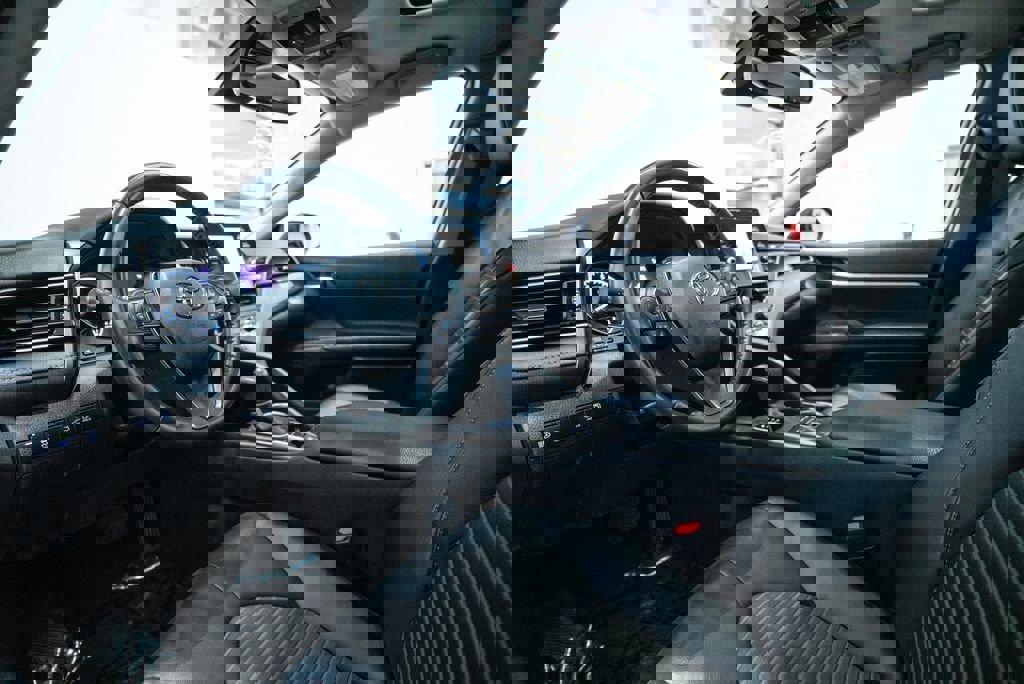 Certified 2023 Toyota Camry SE w/ Convenience Package image 4