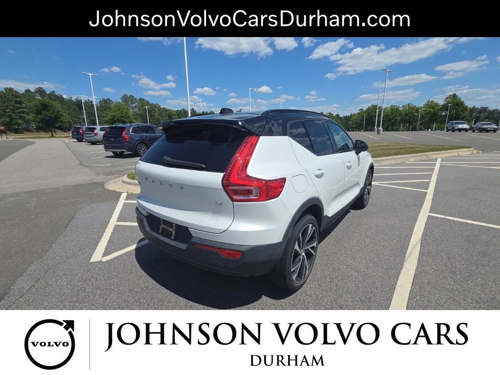 Used 2021 Volvo XC40 T4 R-Design w/ Advanced Package FWD image 6