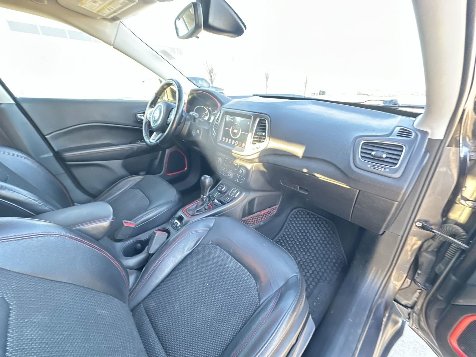 Used 2020 Jeep Compass Trailhawk AWD/4WD image 29