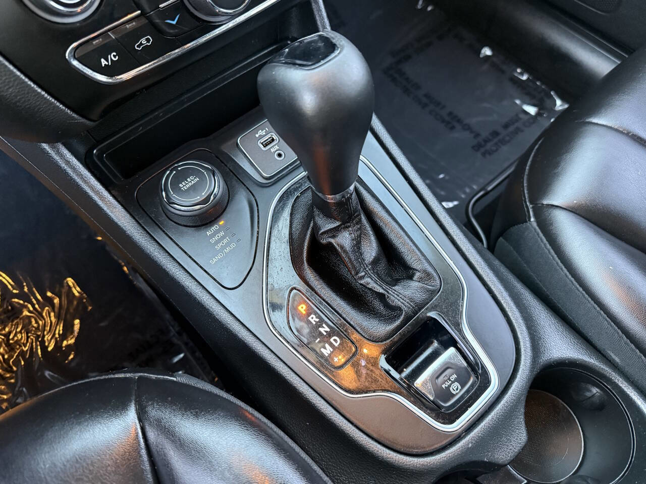 Used 2019 Jeep Cherokee Latitude Plus image 19