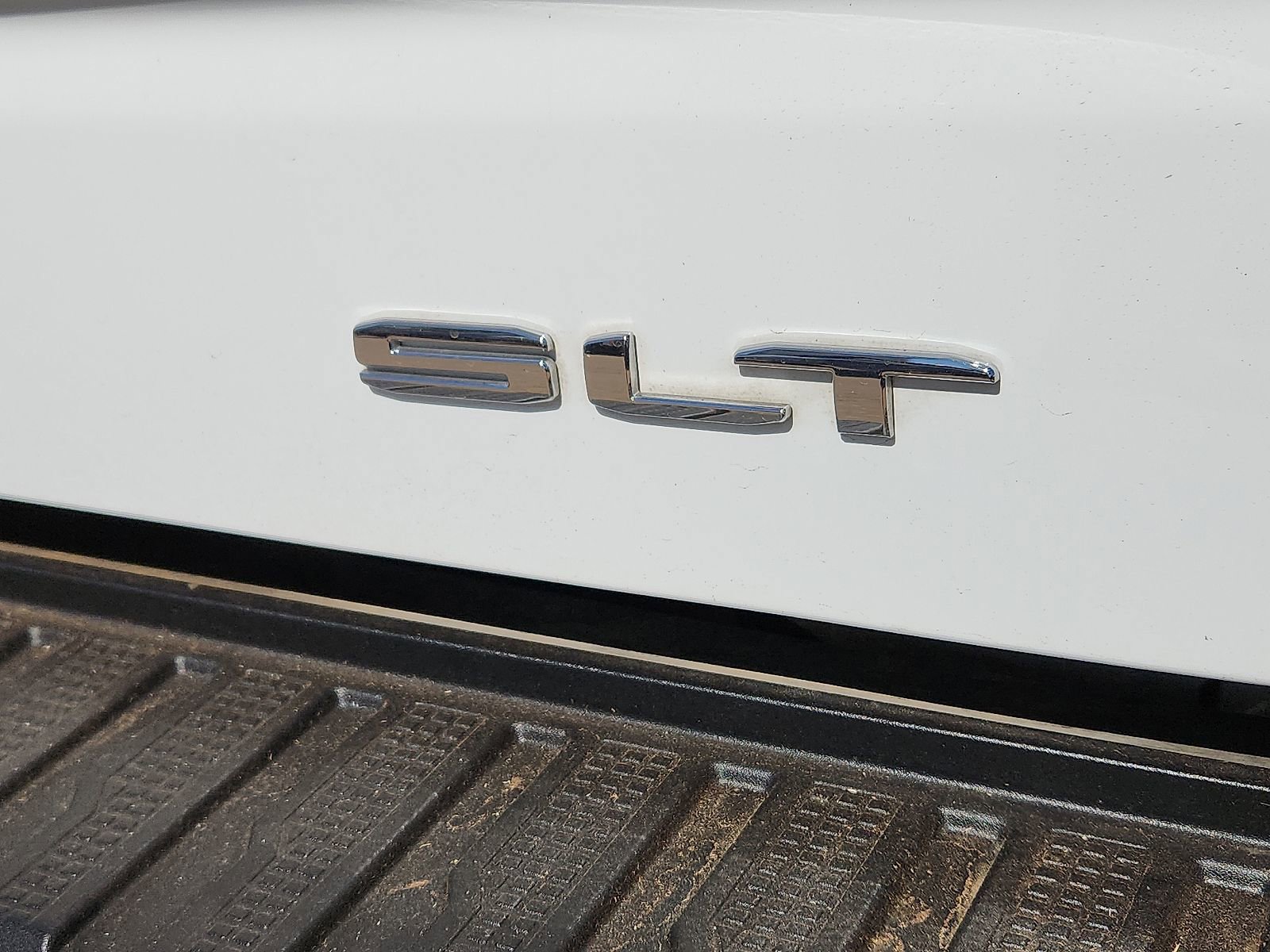 Used 2025 GMC Sierra 1500 SLT image 10