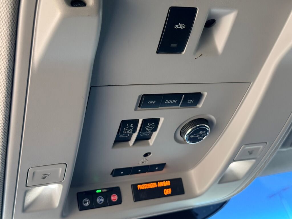 Used 2019 Cadillac Escalade Premium Luxury image 29