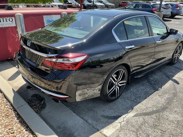 Used 2017 Honda Accord Sport image 6