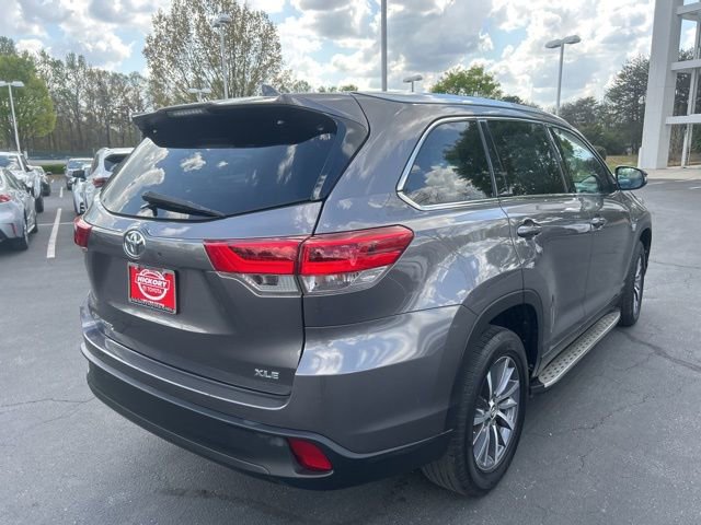Used 2019 Toyota Highlander XLE image 5