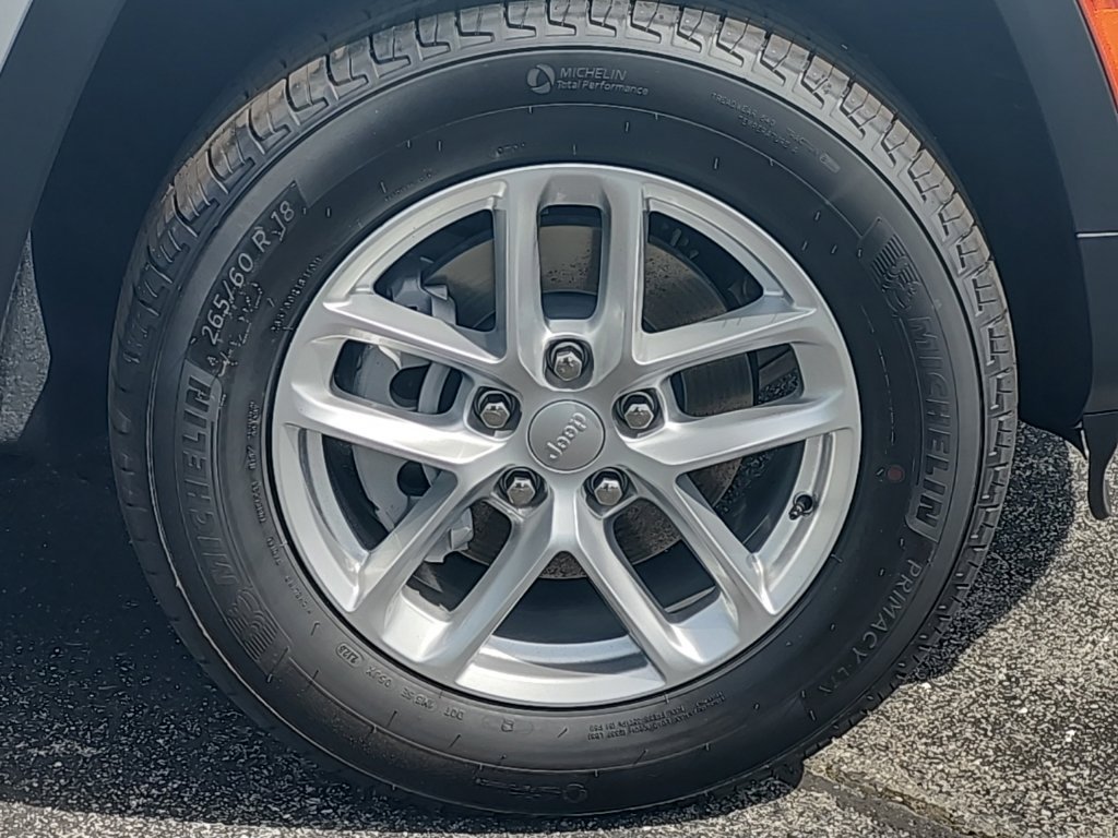 New 2026 Jeep Grand Cherokee Laredo X RWD image 30
