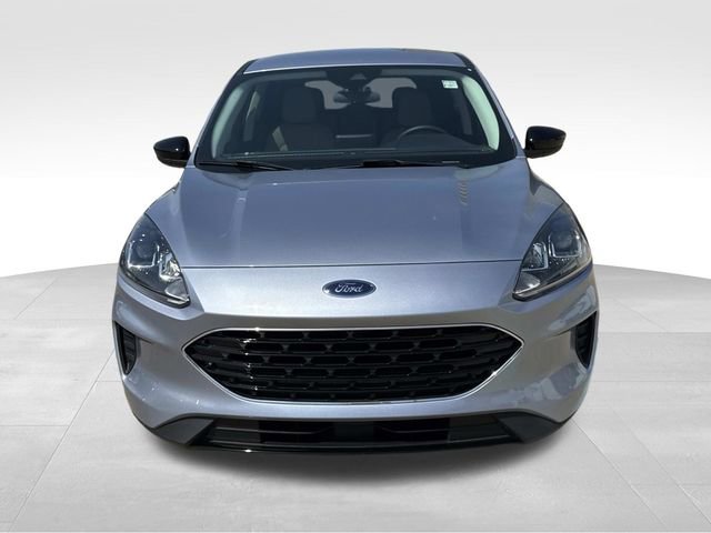 Used 2022 Ford Escape SE w/ SE Sport Appearance Package image 2