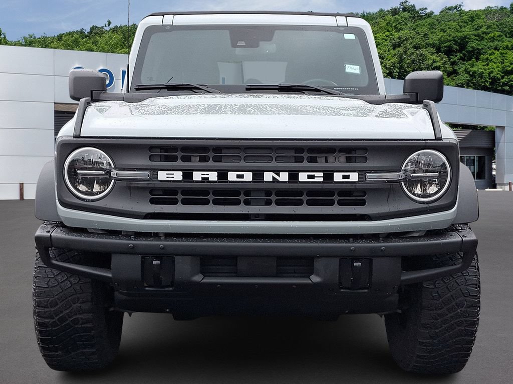 Used 2022 Ford Bronco Black Diamond w/ Sasquatch Package AWD/4WD image 2