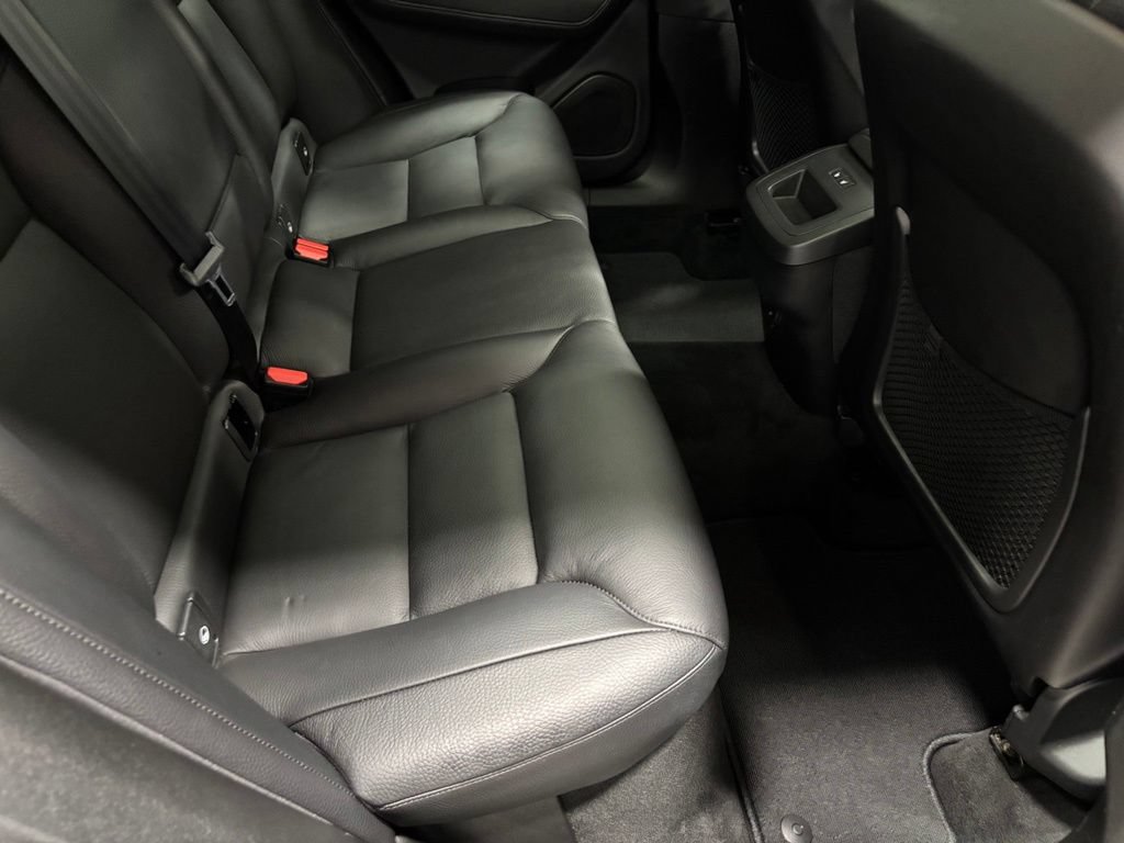 Used 2022 Volvo XC60 B5 Momentum w/ Climate Package AWD/4WD image 48