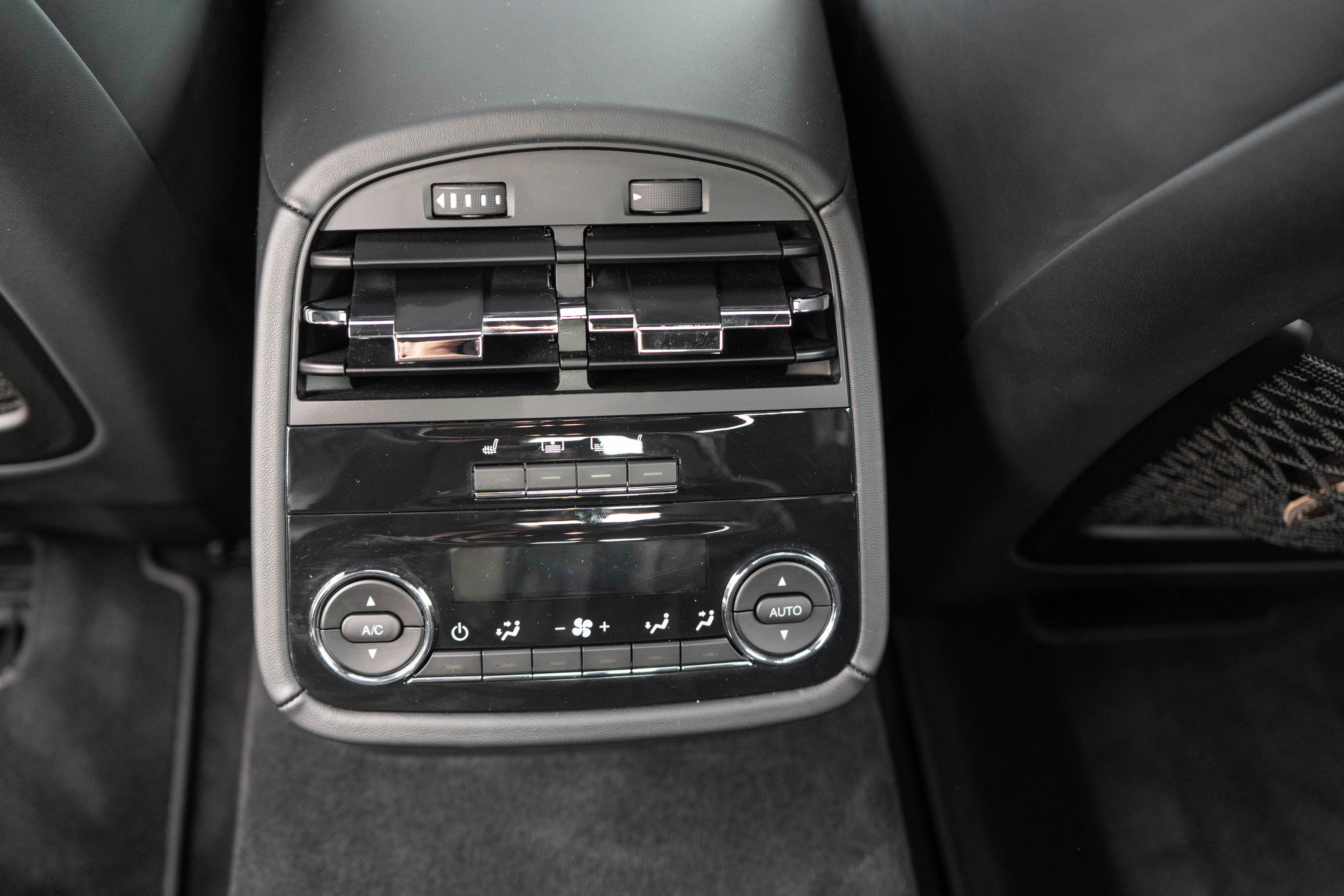 Used 2021 Maserati Quattroporte Trofeo image 25