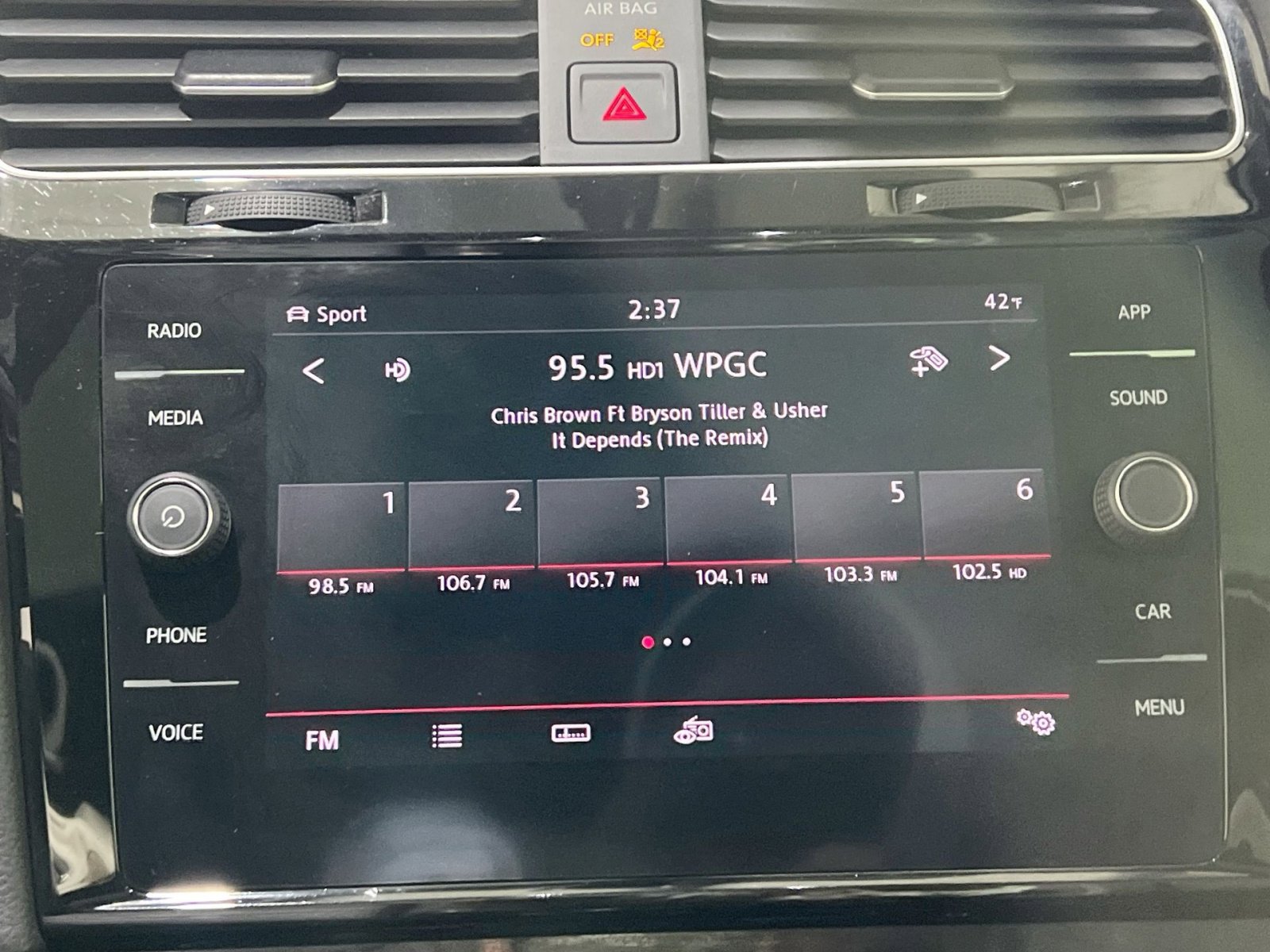 Used 2019 Volkswagen GTI SE image 18