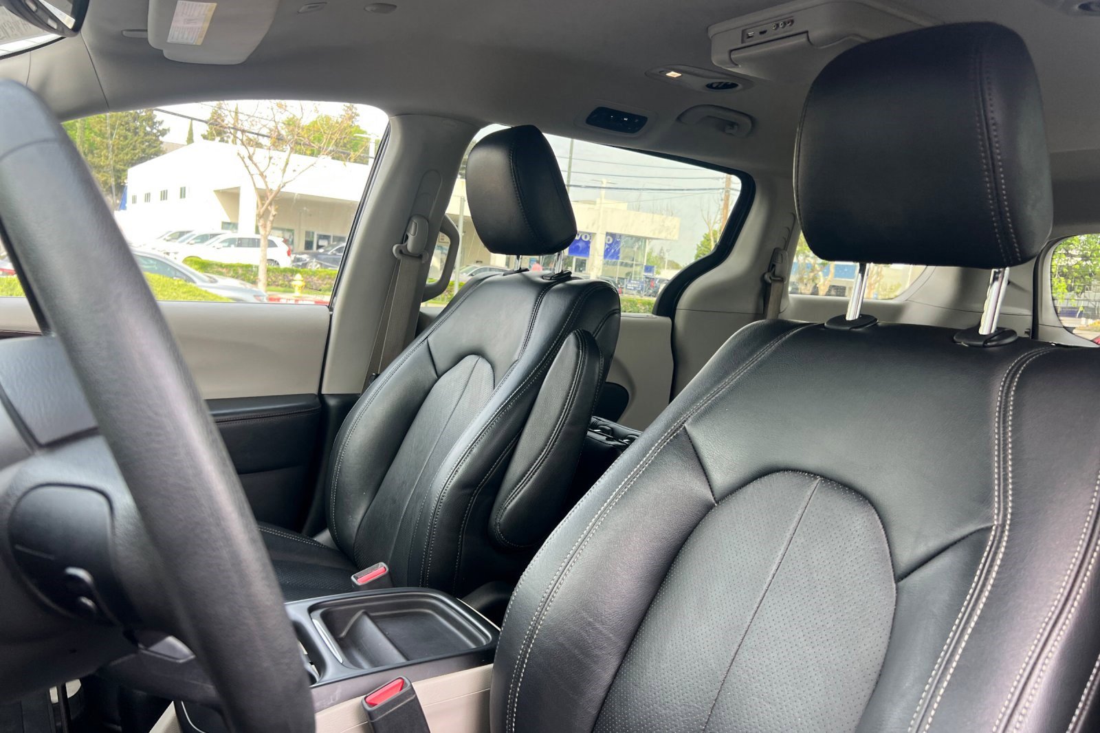 Used 2018 Chrysler Pacifica Touring Plus image 22