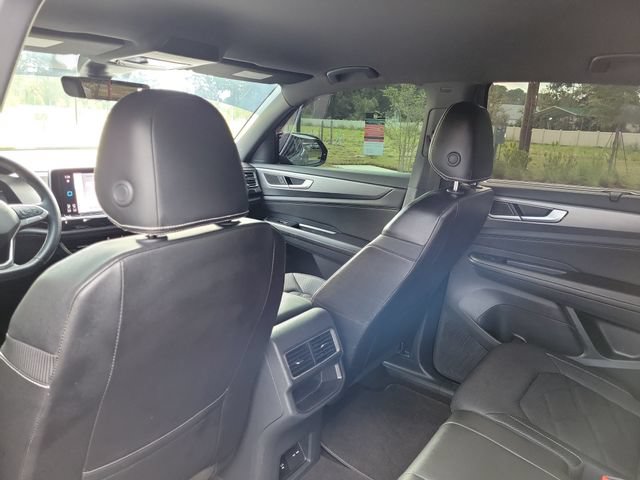 Used 2024 Volkswagen Atlas Cross Sport SE FWD image 13