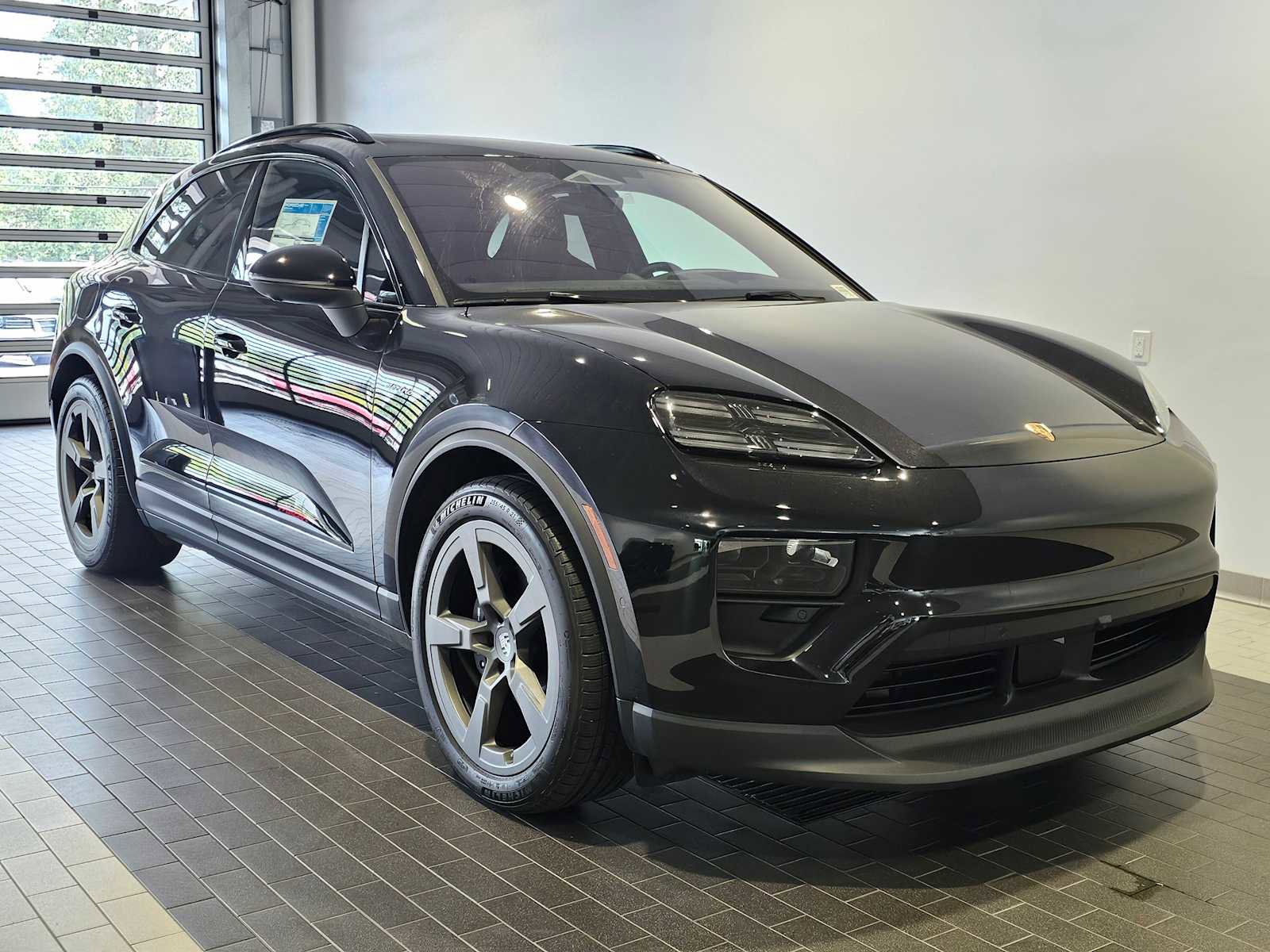 New 2024 Porsche Macan 4 Electric image 9