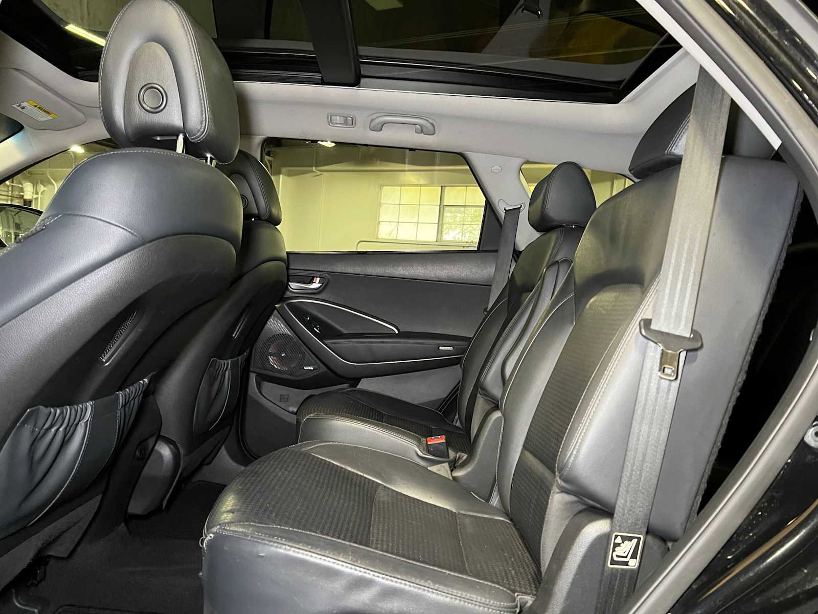 Used 2014 Hyundai Santa Fe Limited w/ Ultimate Package 07 image 19