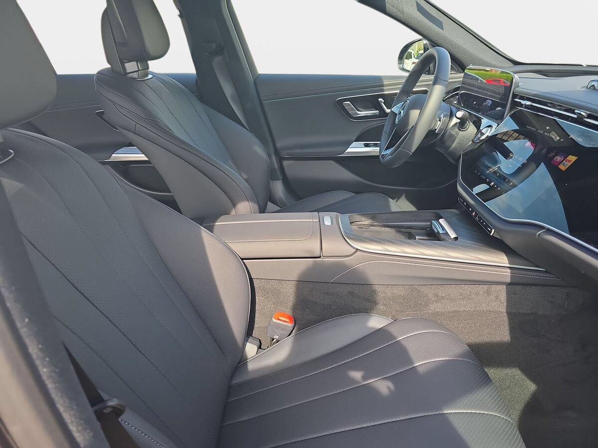 New 2026 Mercedes-Benz E 350 4MATIC Sedan image 10