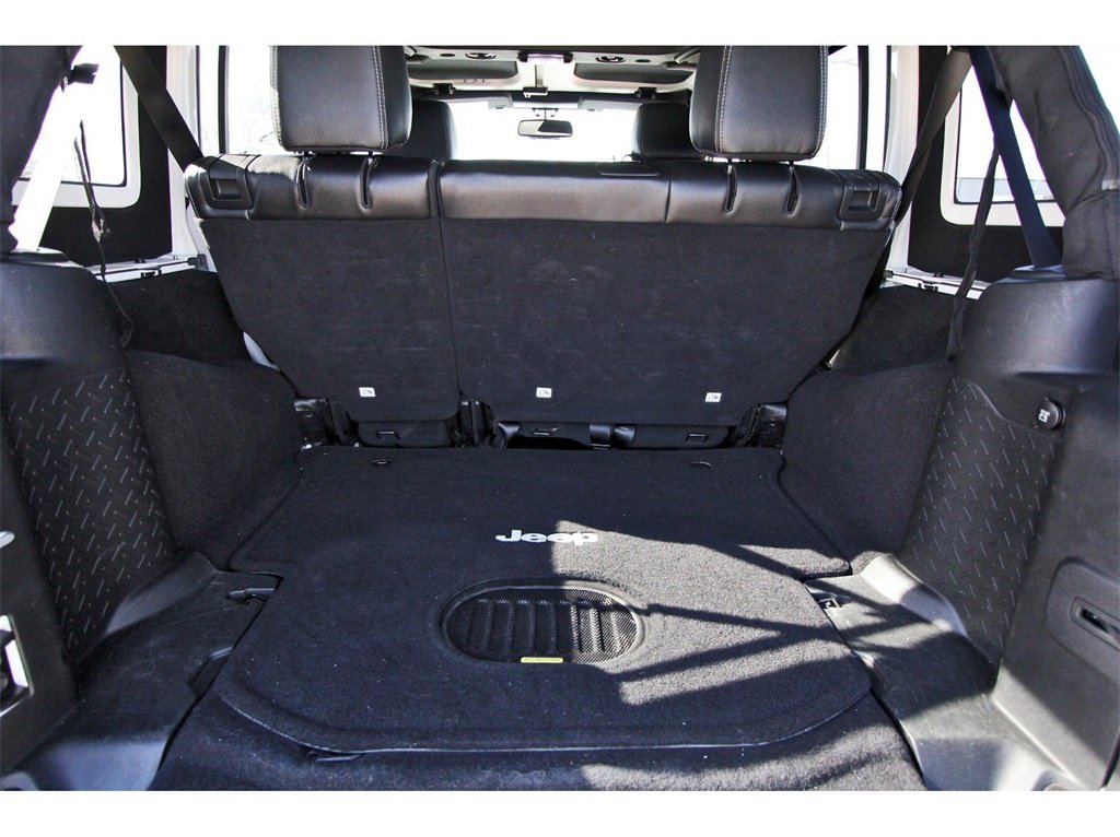 Used 2016 Jeep Wrangler Unlimited Rubicon image 26