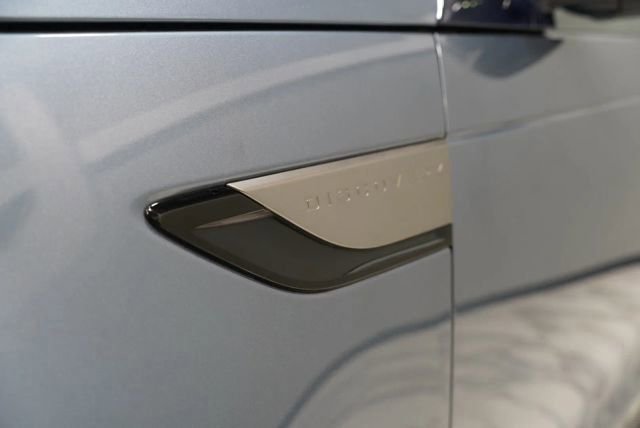 Used 2018 Land Rover Discovery SE AWD/4WD image 5