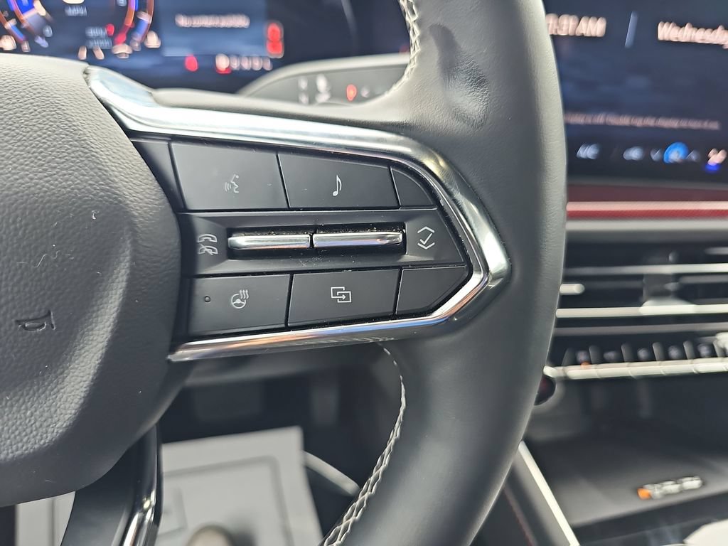 Used 2025 Chevrolet Traverse Z71 AWD/4WD image 18