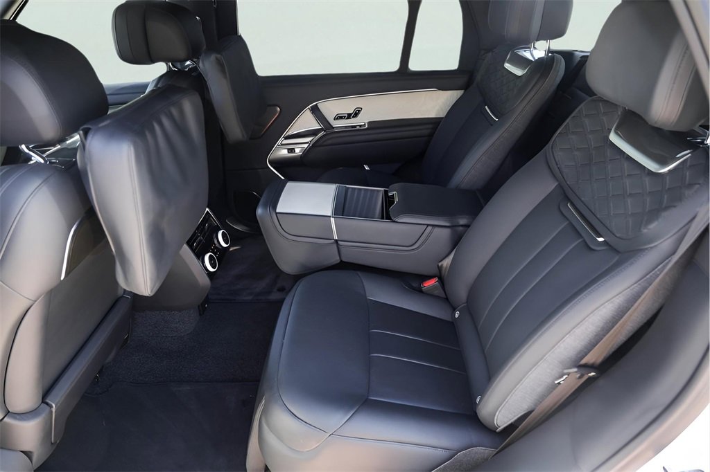 Used 2023 Land Rover Range Rover SV image 25