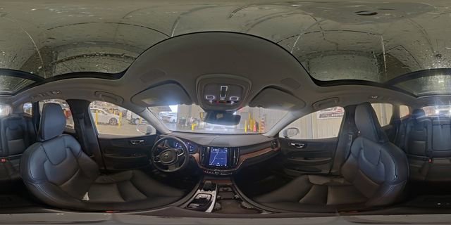 Used 2023 Volvo XC60 B5 Plus image 8