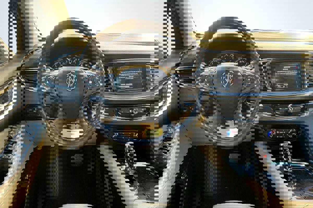 Used 2019 Buick Enclave Essence image 5