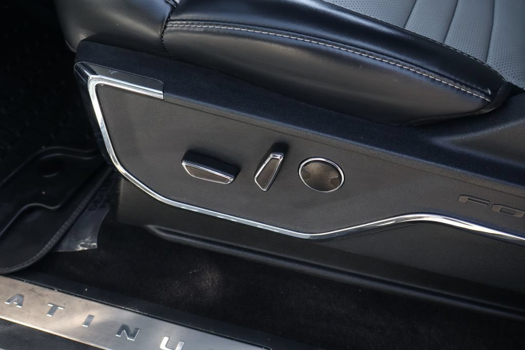 Used 2022 Ford F150 Lightning Platinum AWD/4WD image 18