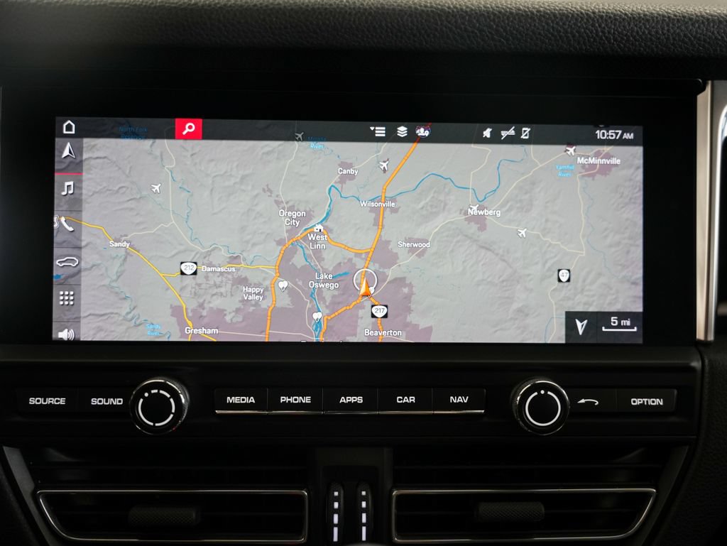 Used 2020 Porsche Macan AWD/4WD image 21