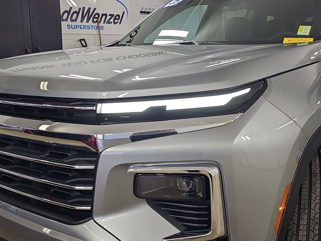 Certified 2025 Chevrolet Traverse LT w/ Driver Confidence Package image 37