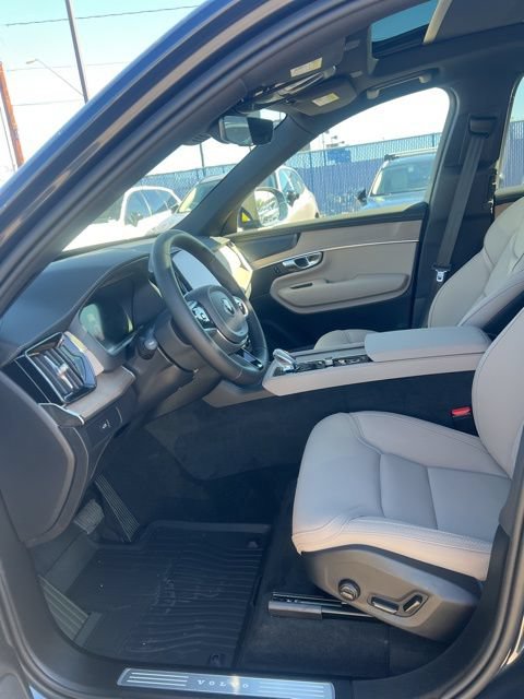 New 2026 Volvo XC90 B6 Plus w/ Protection Package Premier AWD/4WD image 22