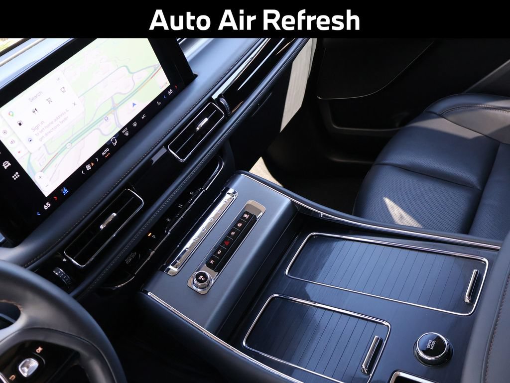 Used 2025 Lincoln Aviator AWD image 7