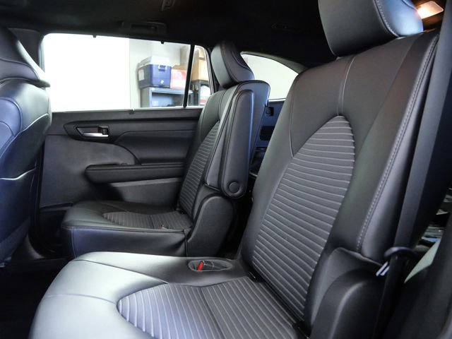 Used 2021 Toyota Highlander XSE image 15