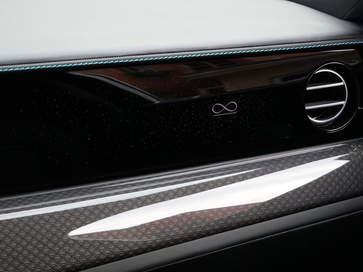 Certified 2022 Rolls-Royce Ghost Black Badge image 31