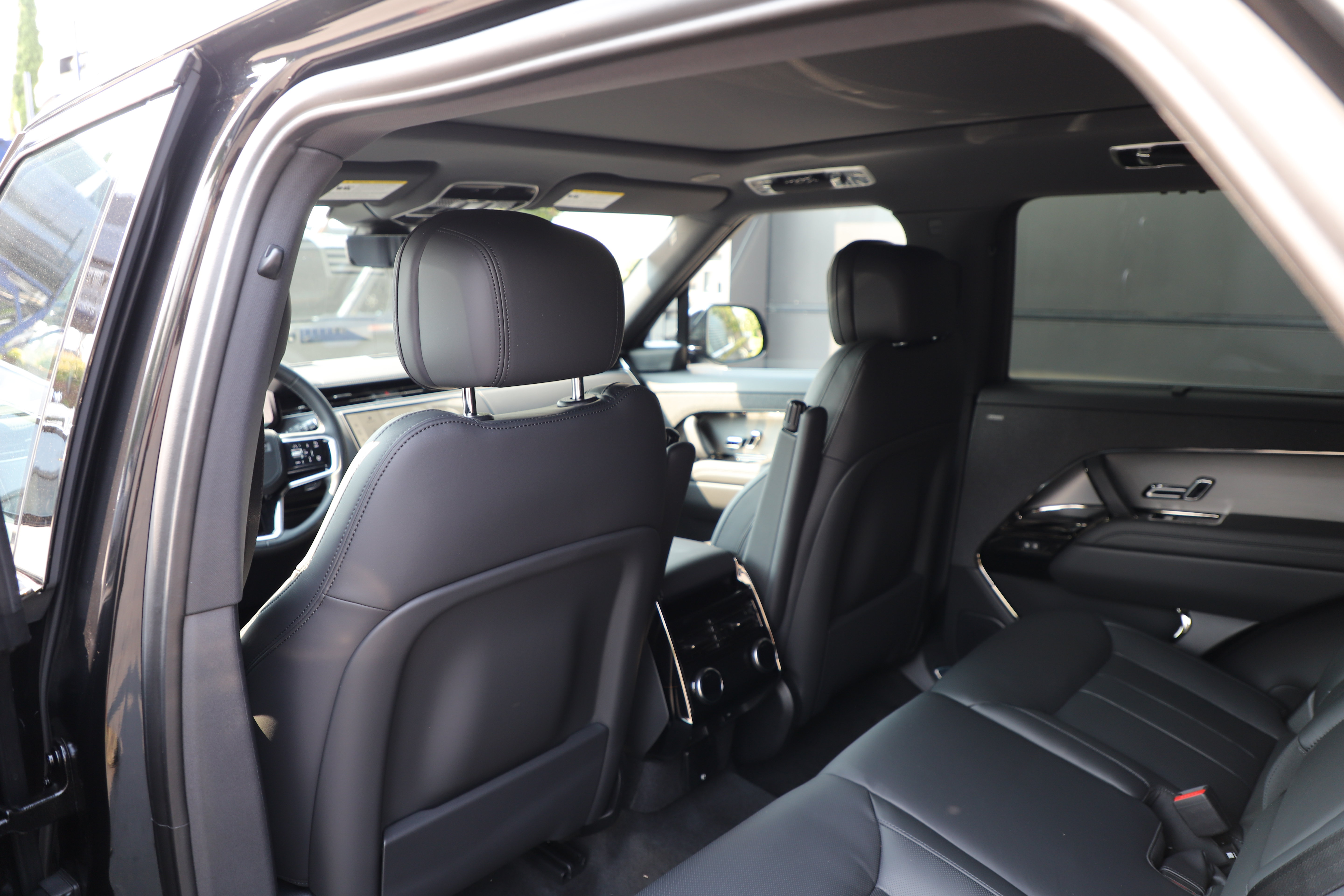 New 2026 Land Rover Range Rover Sport SE AWD/4WD image 15