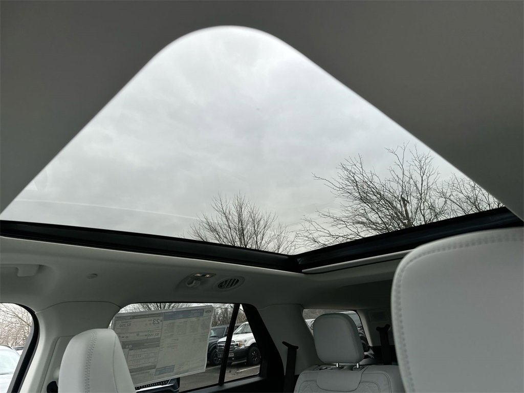 New 2026 Ford Explorer Platinum w/ LUX Leather Package image 6