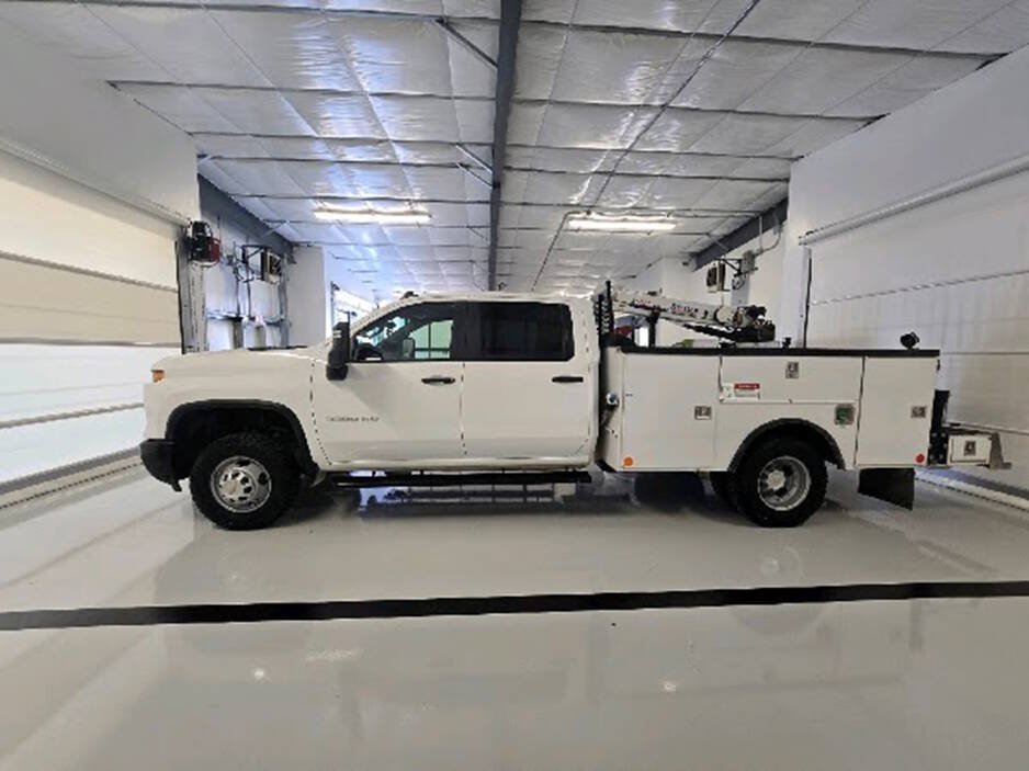 Used 2024 Chevrolet Silverado 3500 W/T w/ Snow Plow Prep Package AWD/4WD image 6