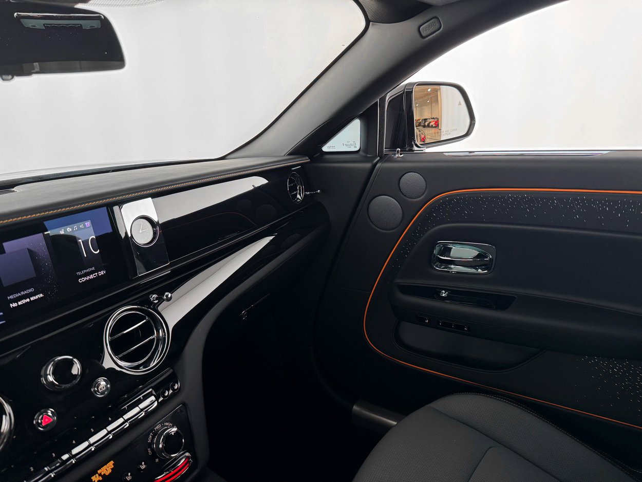 Used 2024 Rolls-Royce Spectre image 20