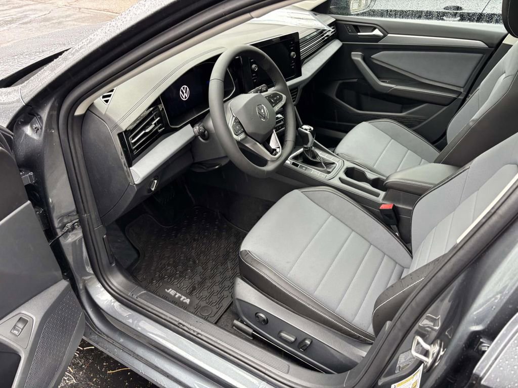New 2026 Volkswagen Jetta SE image 25