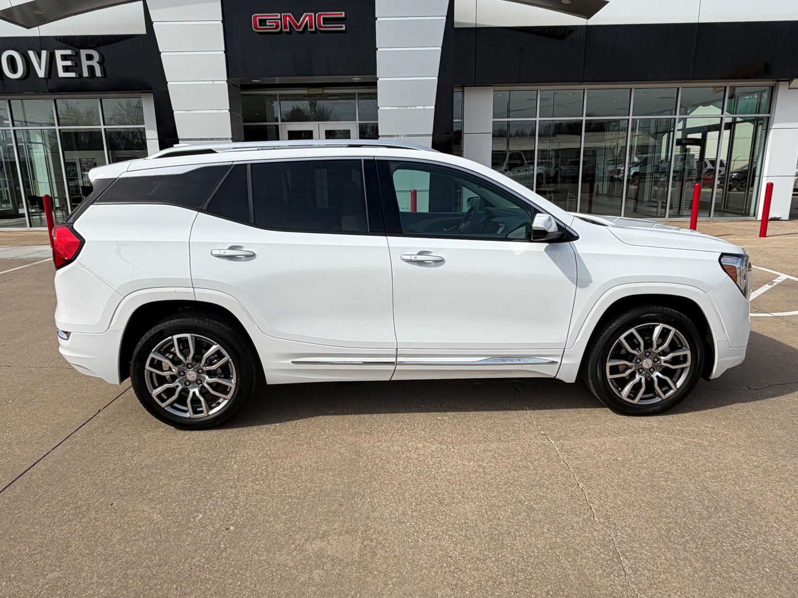 Certified 2022 GMC Terrain Denali image 32