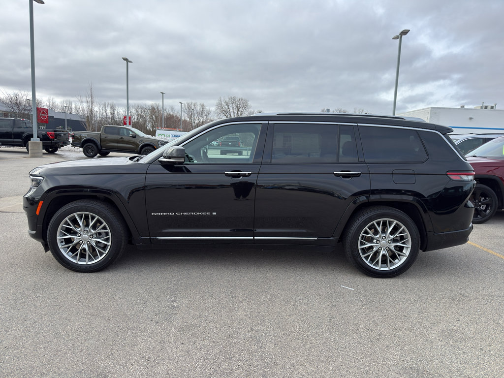Used 2022 Jeep Grand Cherokee L Summit w/ Advanced Protech Group IV AWD/4WD image 6