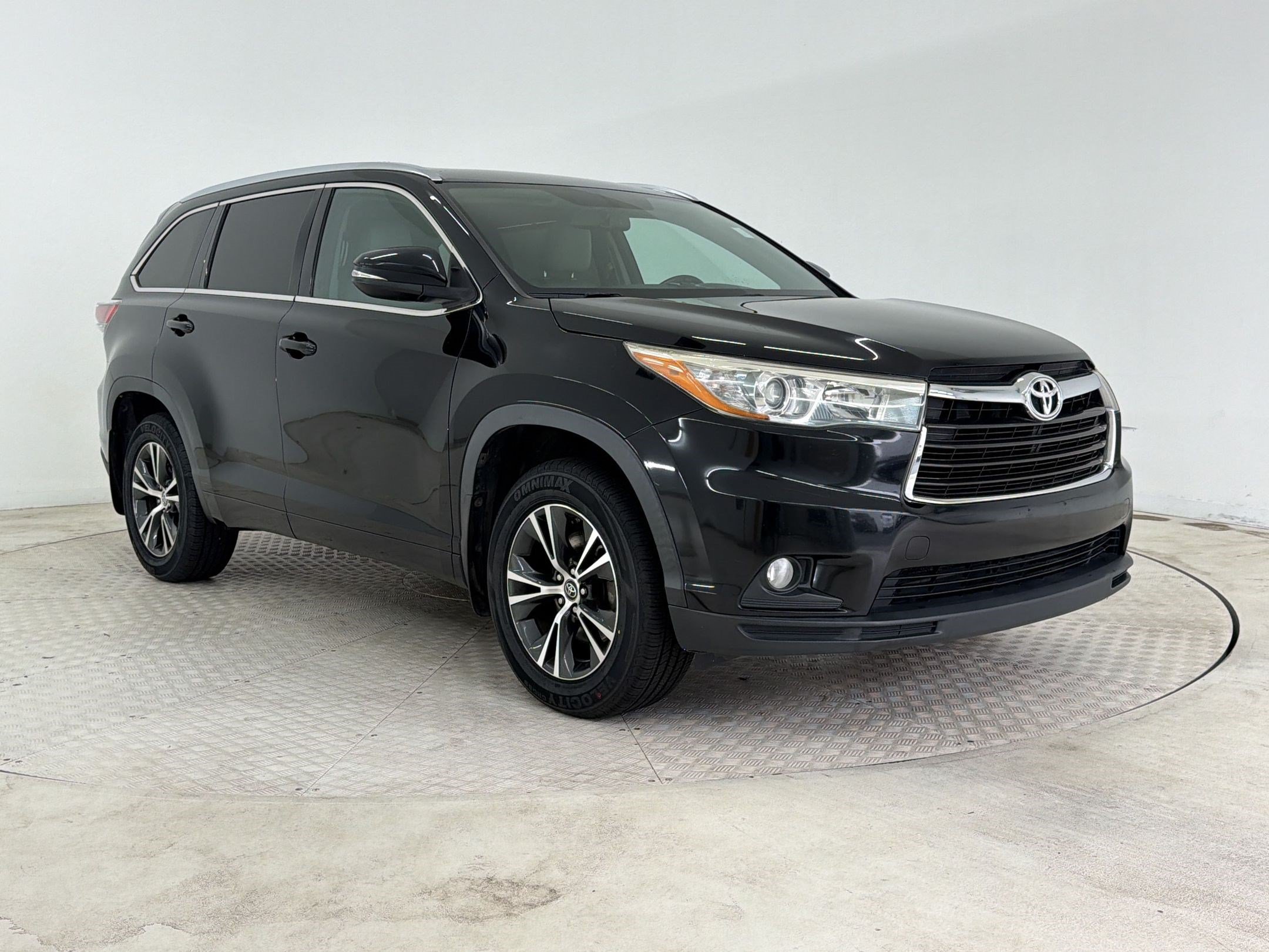 Used 2016 Toyota Highlander XLE AWD/4WD image 7