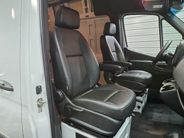 Used 2022 Mercedes-Benz Sprinter 2500 image 17